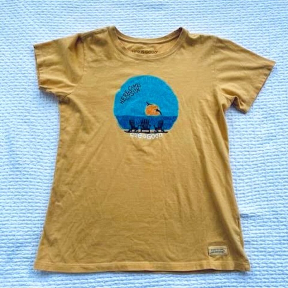 Life Is Good T-Shirt Women's Size Small Crew Neck Short Sleeve Faded Yellow - Picture 2 of 4